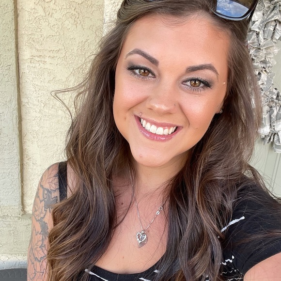 Meet your Posher, Arielle - Picture 1 of 1